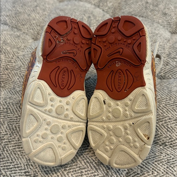 Nike Air Max giraffe sneakers size 4 - Picture 6 of 7